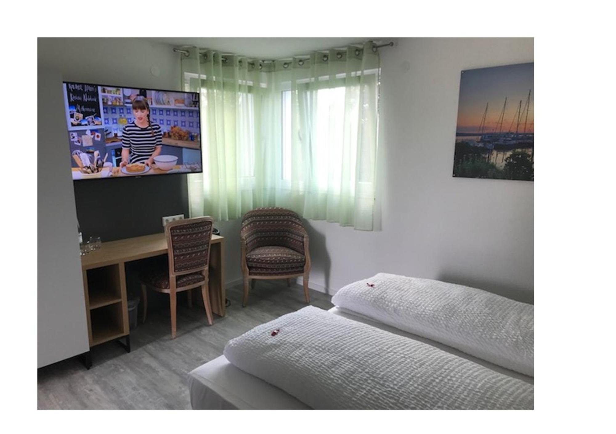 Bodensee Sunshine Zimmer & Apts. Uhldingen-Muehlhofen Exterior photo